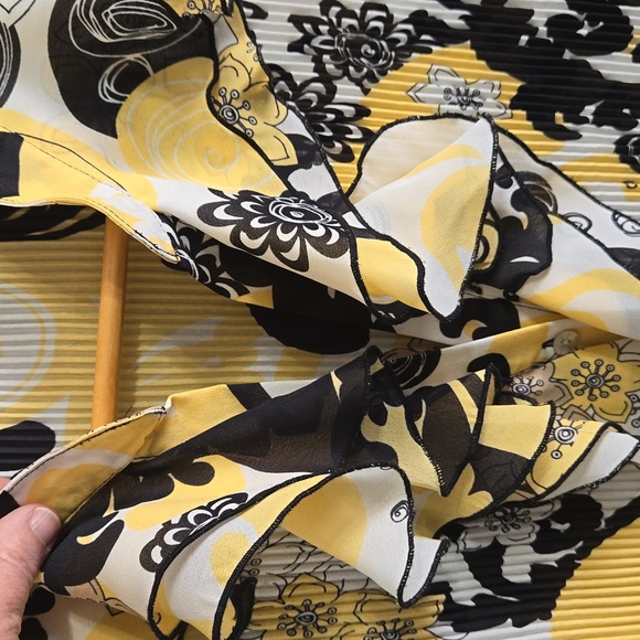 Nicola Short Sleeve Top - Picture 2 of 6